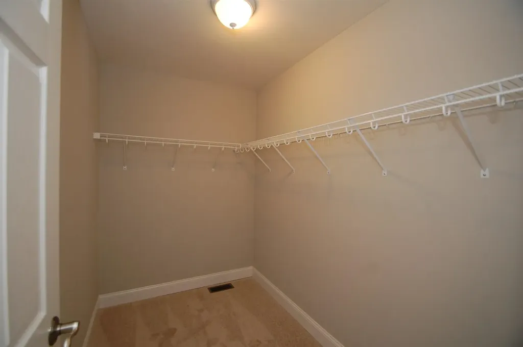 146 Brookview Drive Hooksett NH 03106