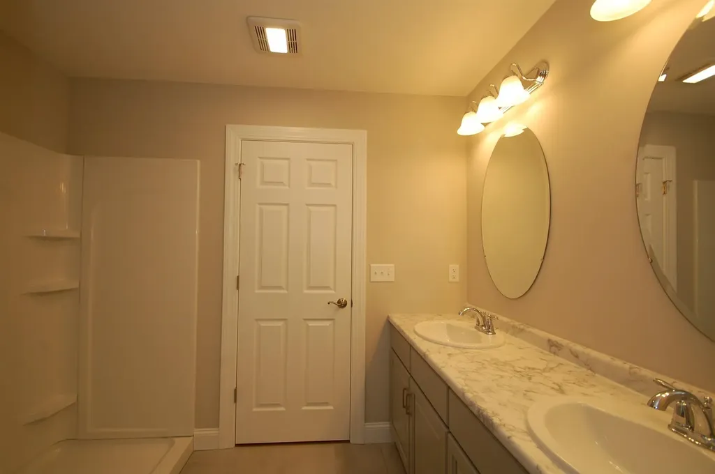 146 Brookview Drive Hooksett NH 03106