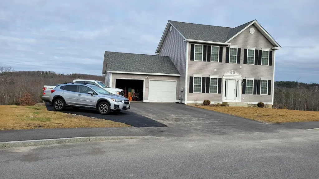 146 Brookview Drive Hooksett NH 03106