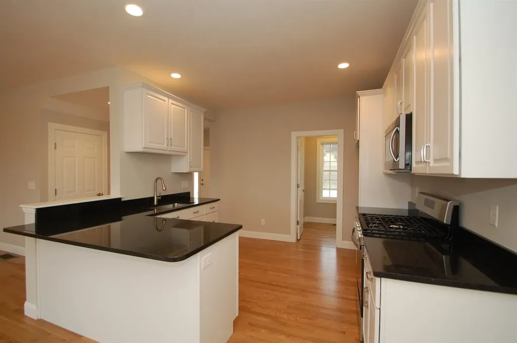 146 Brookview Drive Hooksett NH 03106