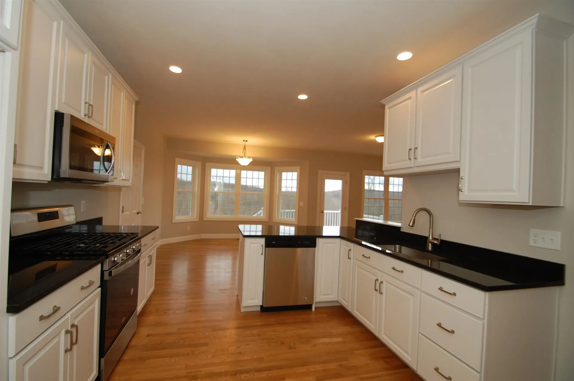 146 Brookview Drive Hooksett NH 03106