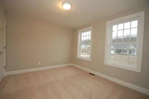 146 Brookview Drive Hooksett NH 03106