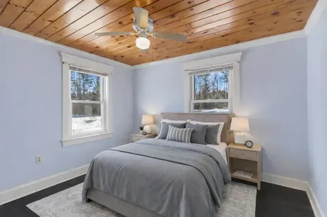 19 Maple Avenue Newton NH 03858-3107