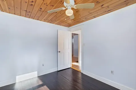 19 Maple Avenue Newton NH 03858-3107