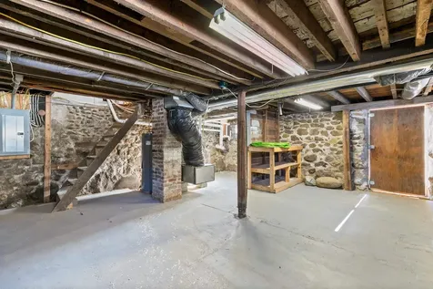 19 Maple Avenue Newton NH 03858-3107