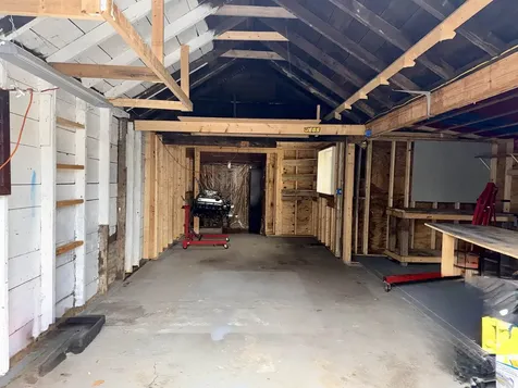 19 Maple Avenue Newton NH 03858-3107