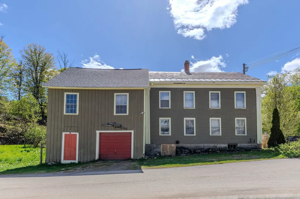 29 Pikes Falls Road Jamaica VT 05343