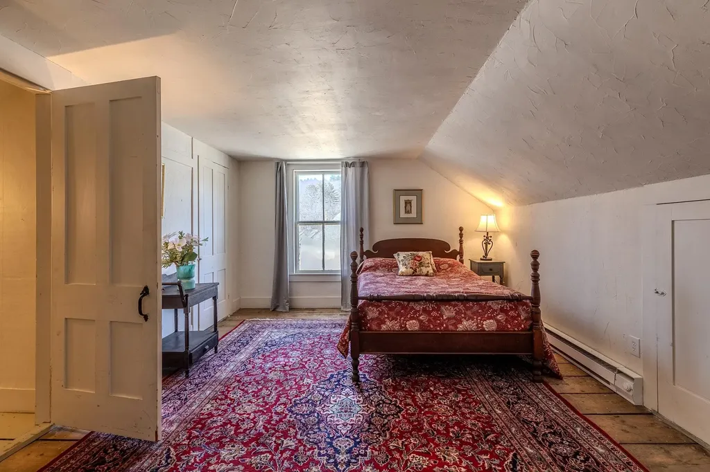 29 Pikes Falls Road Jamaica VT 05343