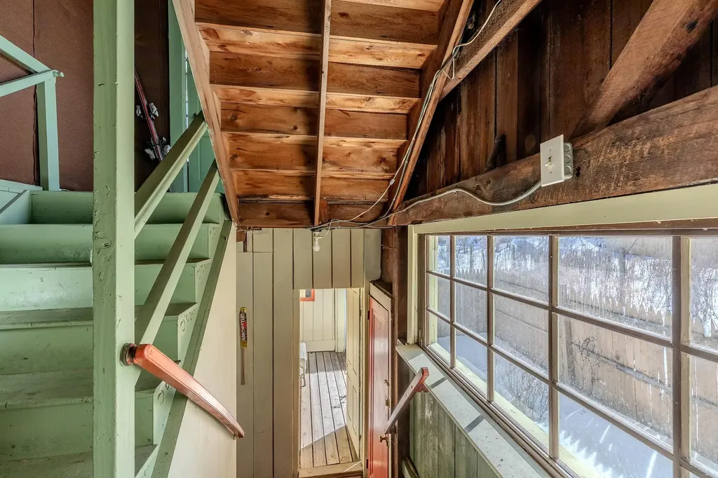 29 Pikes Falls Road Jamaica VT 05343