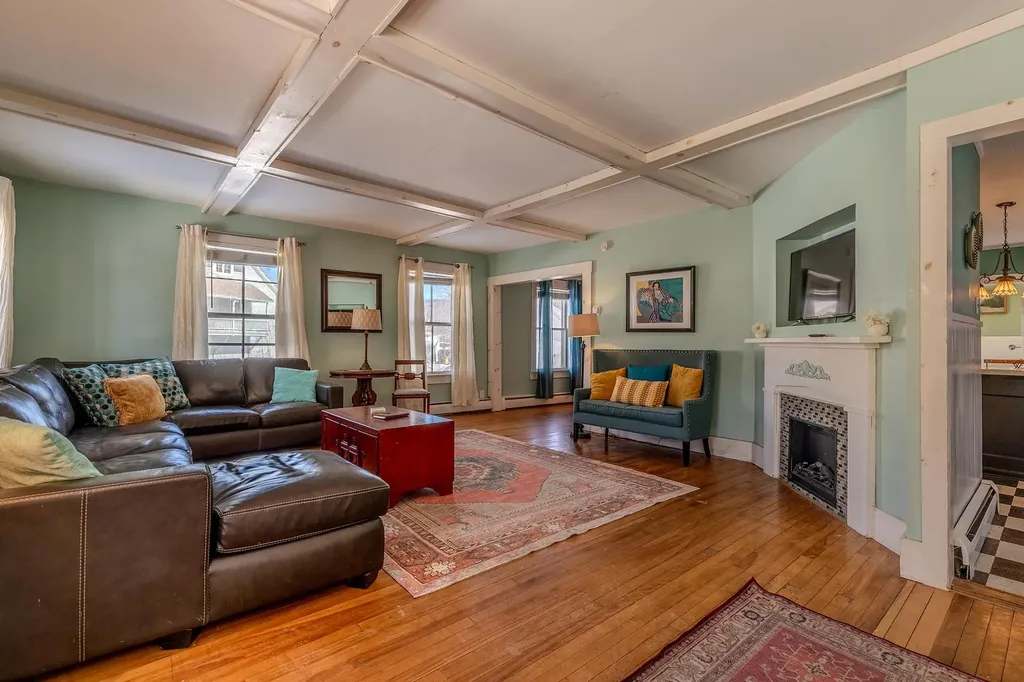 29 Pikes Falls Road Jamaica VT 05343