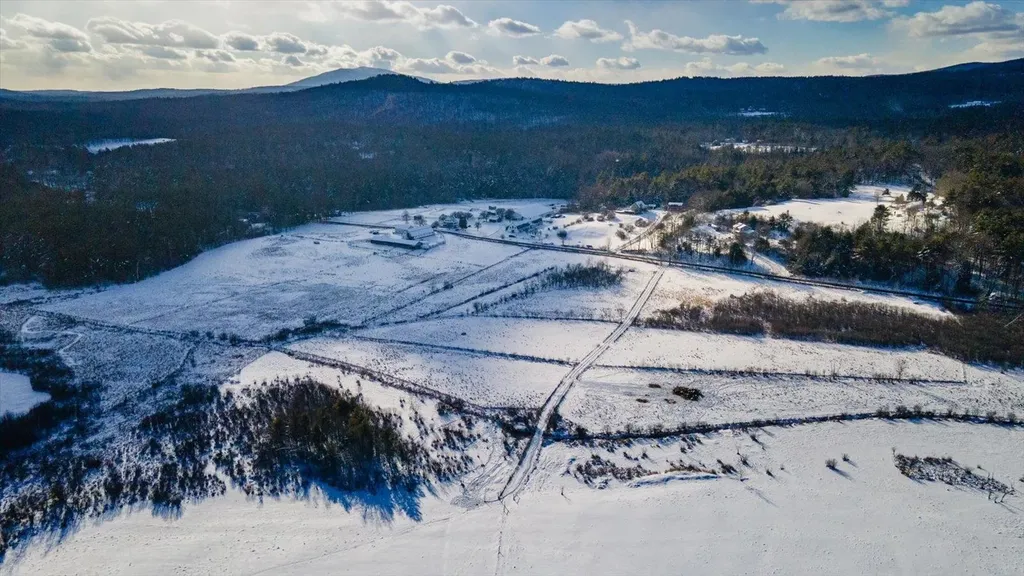 00 Middle Road Hancock NH 03449