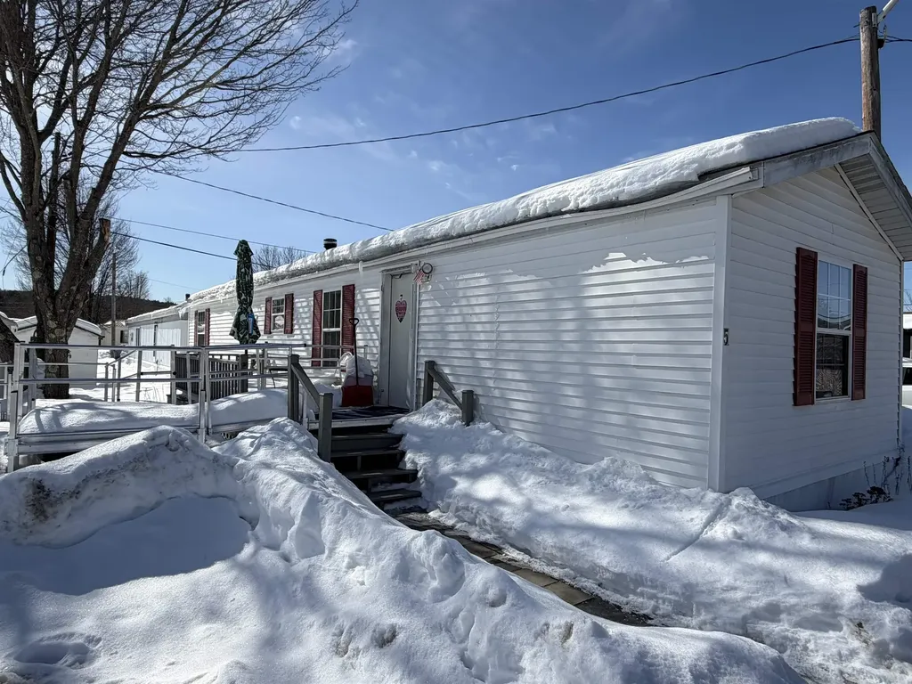 5 Coreys Mobile Home Park Littleton NH 03561