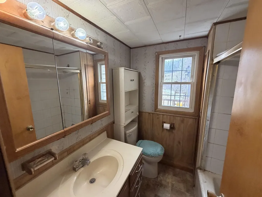 846 New Boston Road St. Johnsbury VT 05819