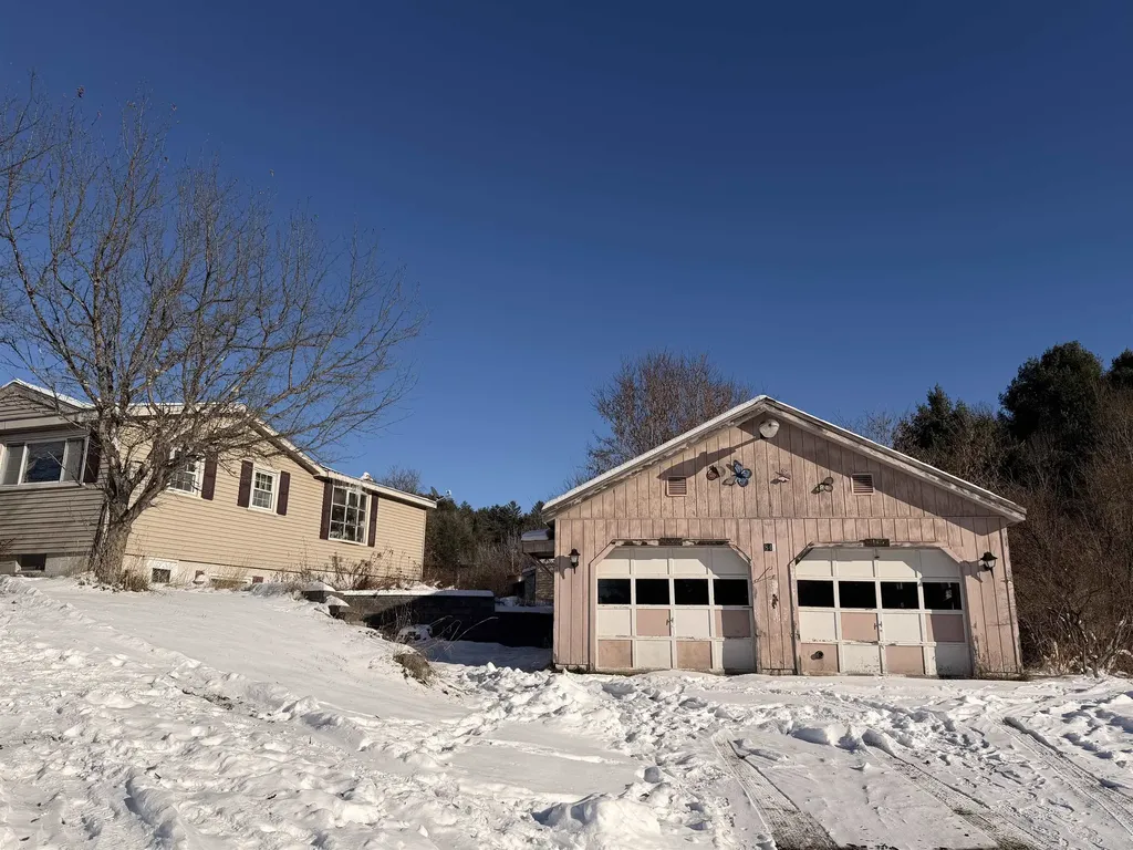 846 New Boston Road St. Johnsbury VT 05819