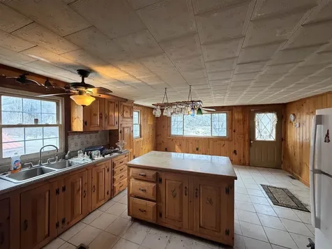 846 New Boston Road St. Johnsbury VT 05819