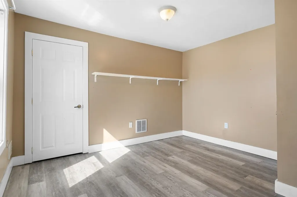 14 Artillery Lane Nashua NH 03064