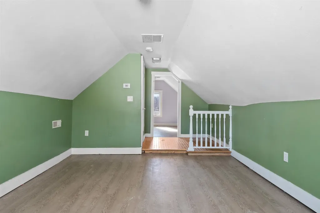 14 Artillery Lane Nashua NH 03064