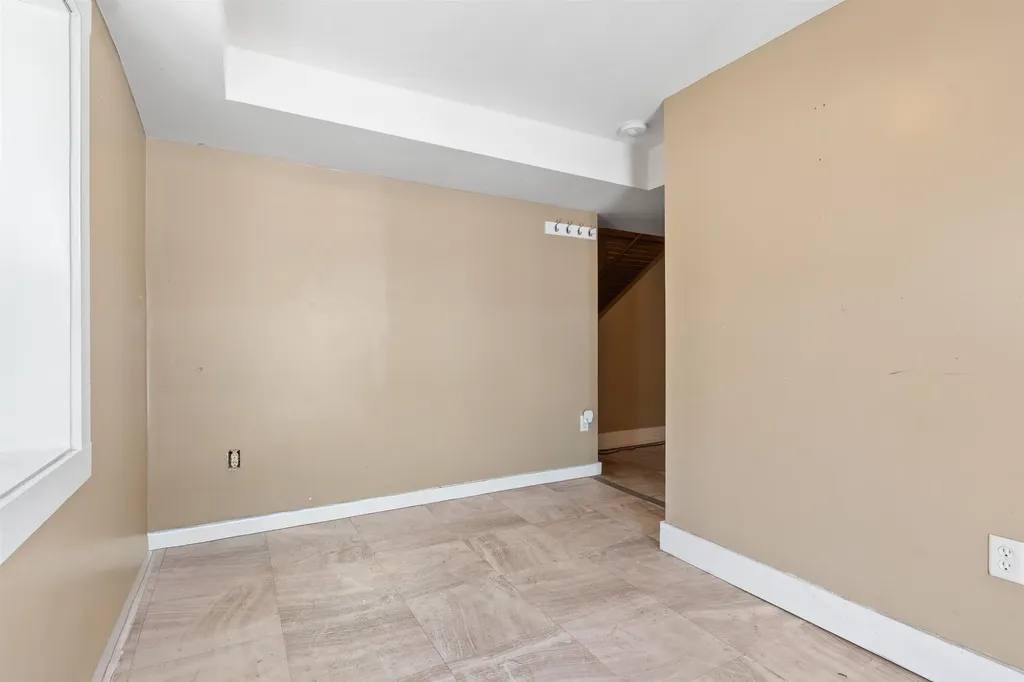 14 Artillery Lane Nashua NH 03064