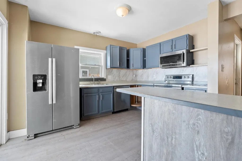 14 Artillery Lane Nashua NH 03064