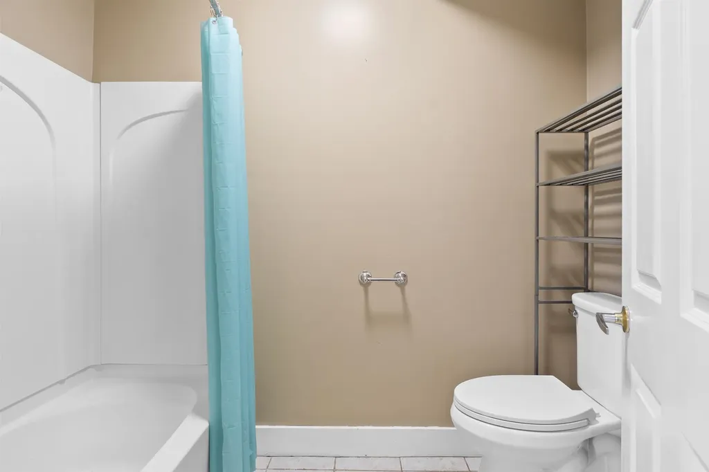 14 Artillery Lane Nashua NH 03064