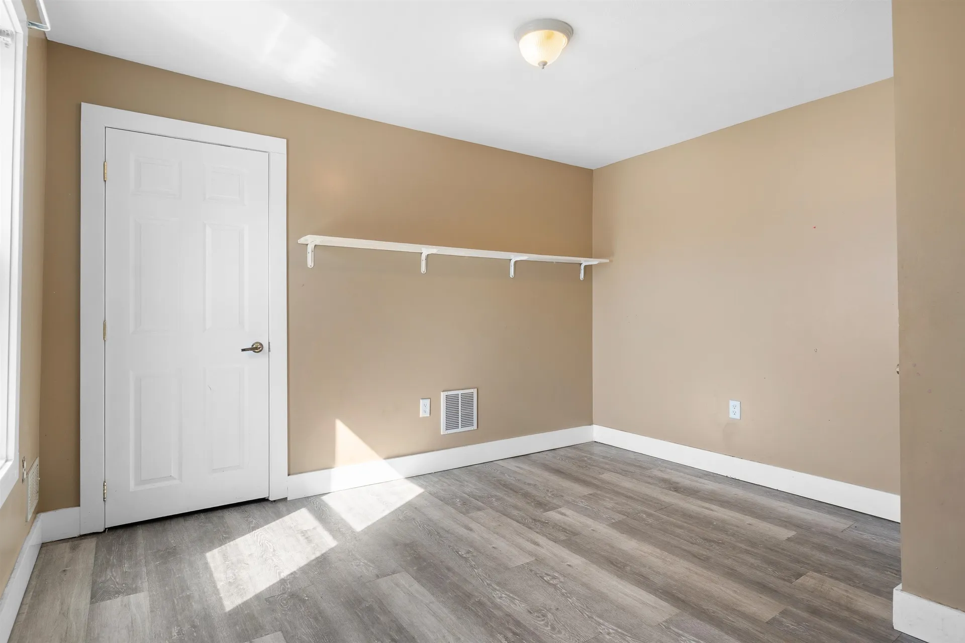 14 Artillery Lane Nashua NH 03064