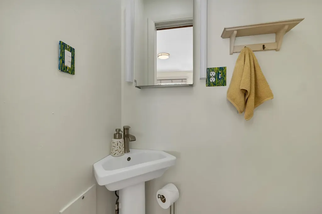 23 Pappas Road Claremont NH 03743