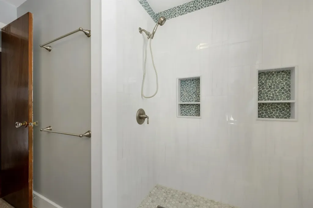 23 Pappas Road Claremont NH 03743