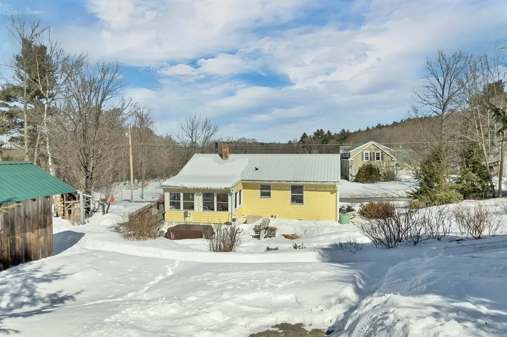 23 Pappas Road Claremont NH 03743