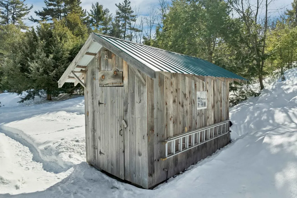 23 Pappas Road Claremont NH 03743