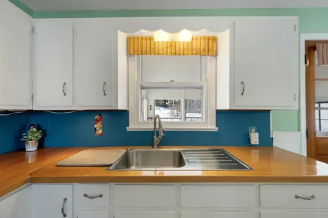 23 Pappas Road Claremont NH 03743