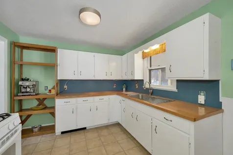 23 Pappas Road Claremont NH 03743