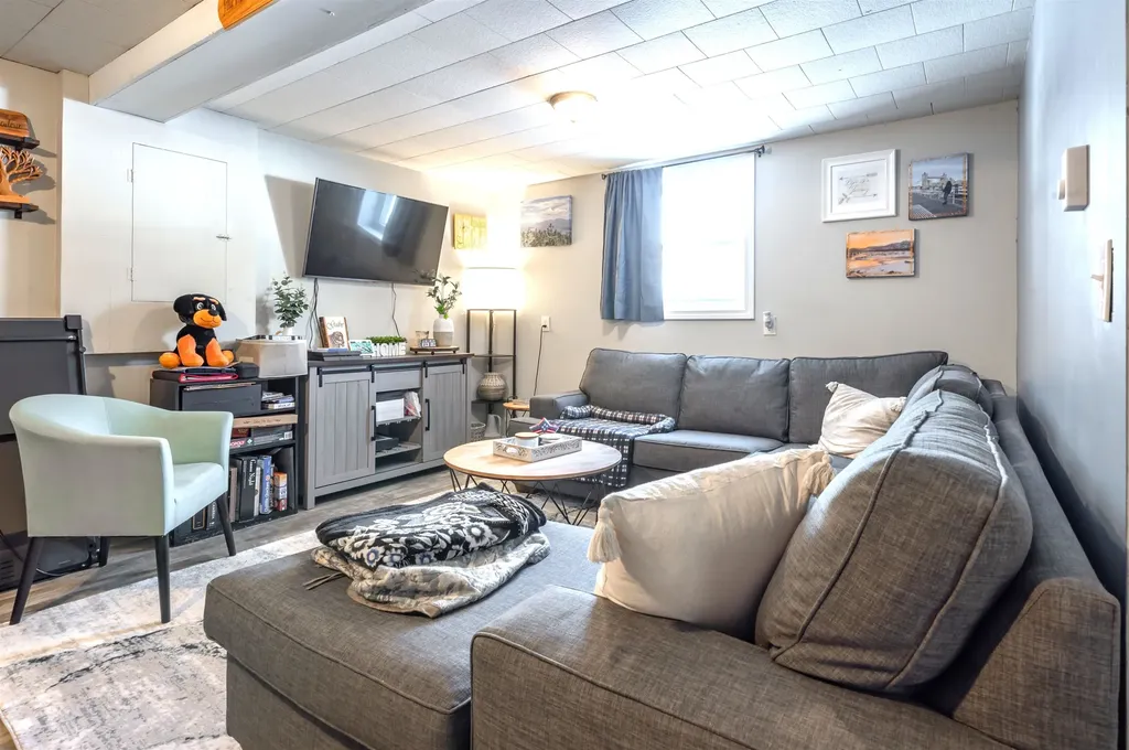 325 Pembroke Hill Road Pembroke NH 03275