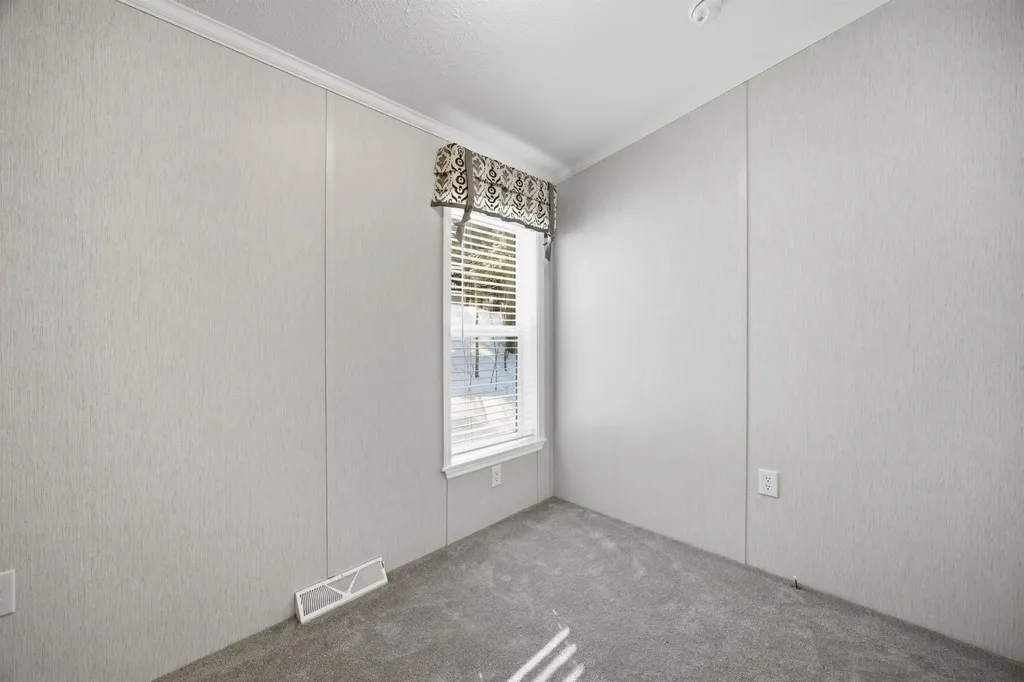 15 Sullivan Drive Allenstown NH 03275