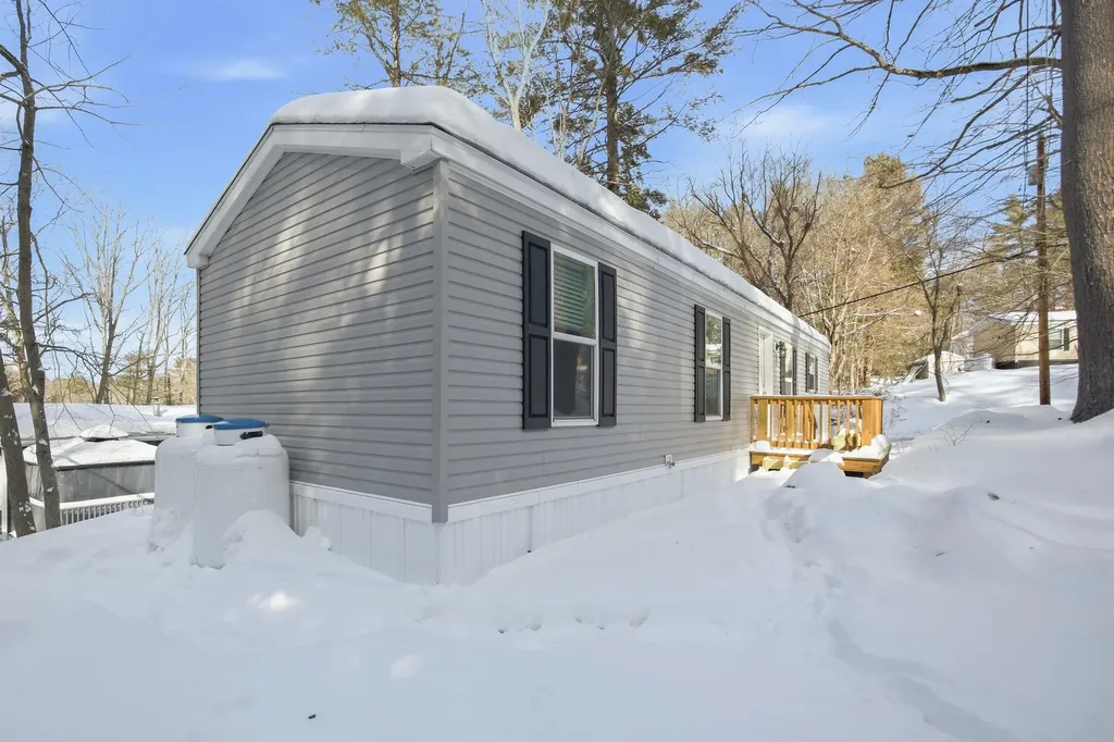 15 Sullivan Drive Allenstown NH 03275
