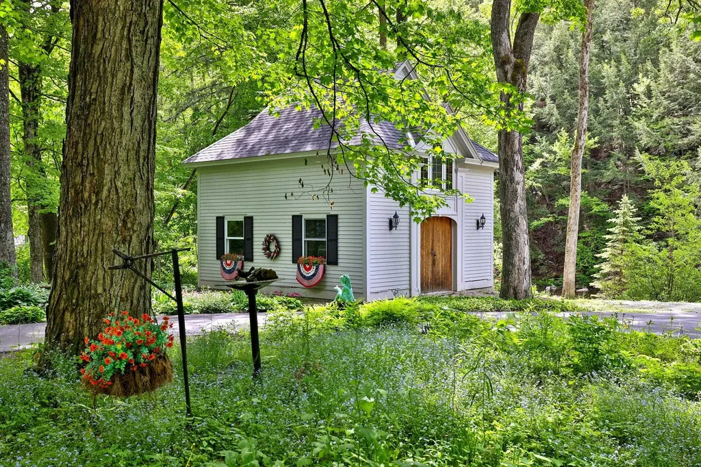 300 Route 121 Grafton VT 05146