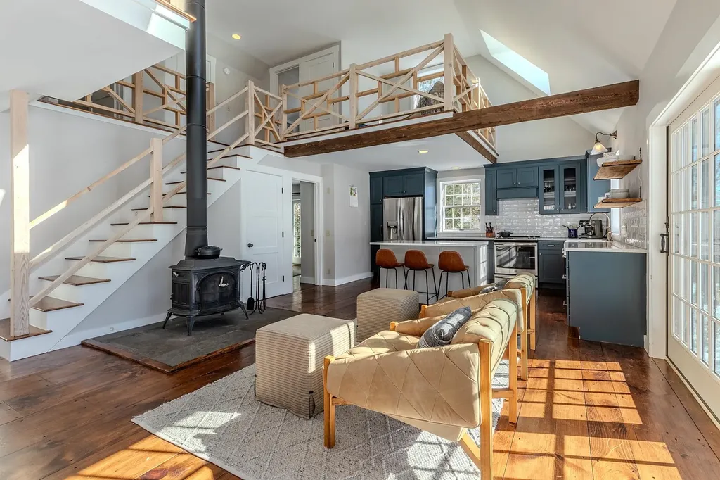 211 Abnaki Trace Hartford VT 05059