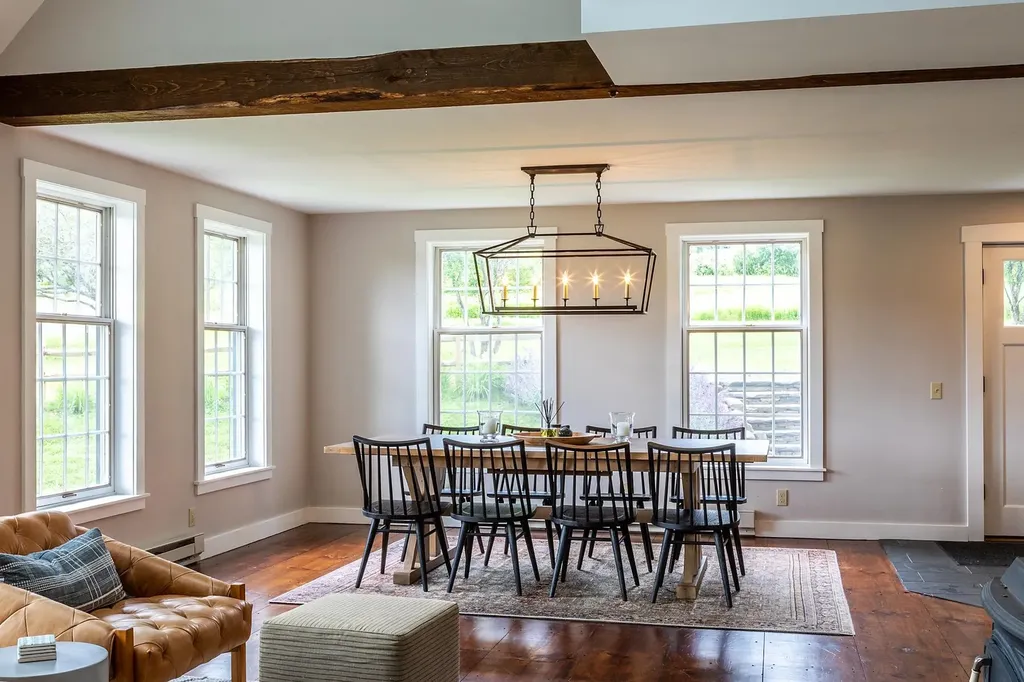 211 Abnaki Trace Hartford VT 05059