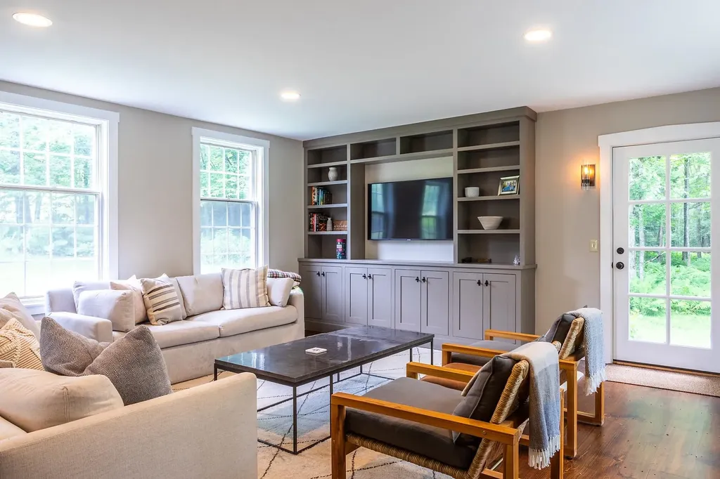 211 Abnaki Trace Hartford VT 05059