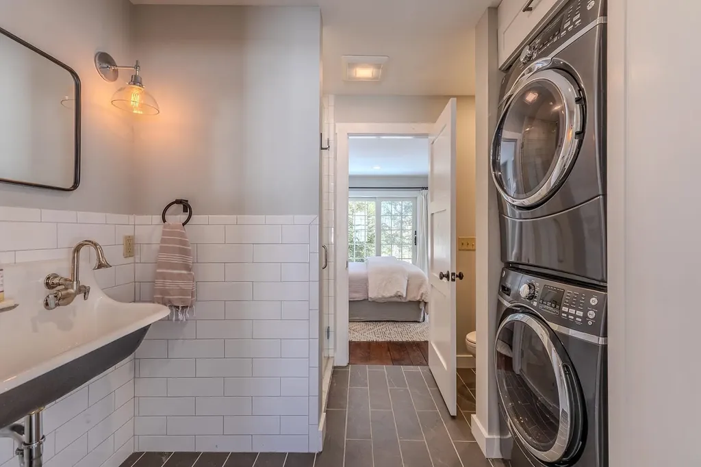 211 Abnaki Trace Hartford VT 05059