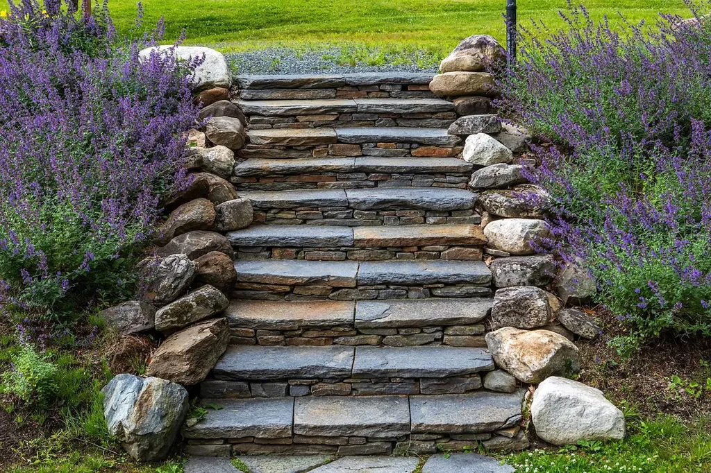 211 Abnaki Trace Hartford VT 05059