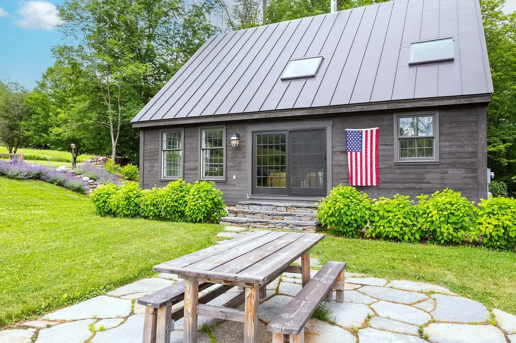 211 Abnaki Trace Hartford VT 05059