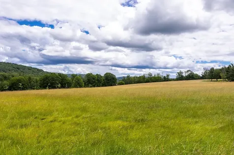 211 Abnaki Trace Hartford VT 05059