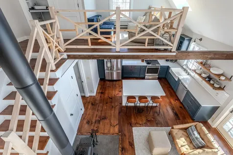 211 Abnaki Trace Hartford VT 05059