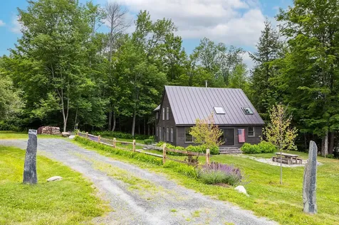 211 Abnaki Trace Hartford VT 05059