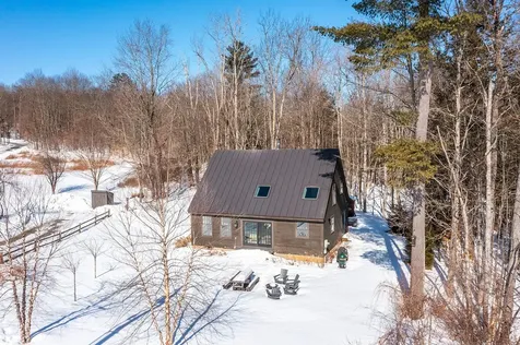 211 Abnaki Trace Hartford VT 05059