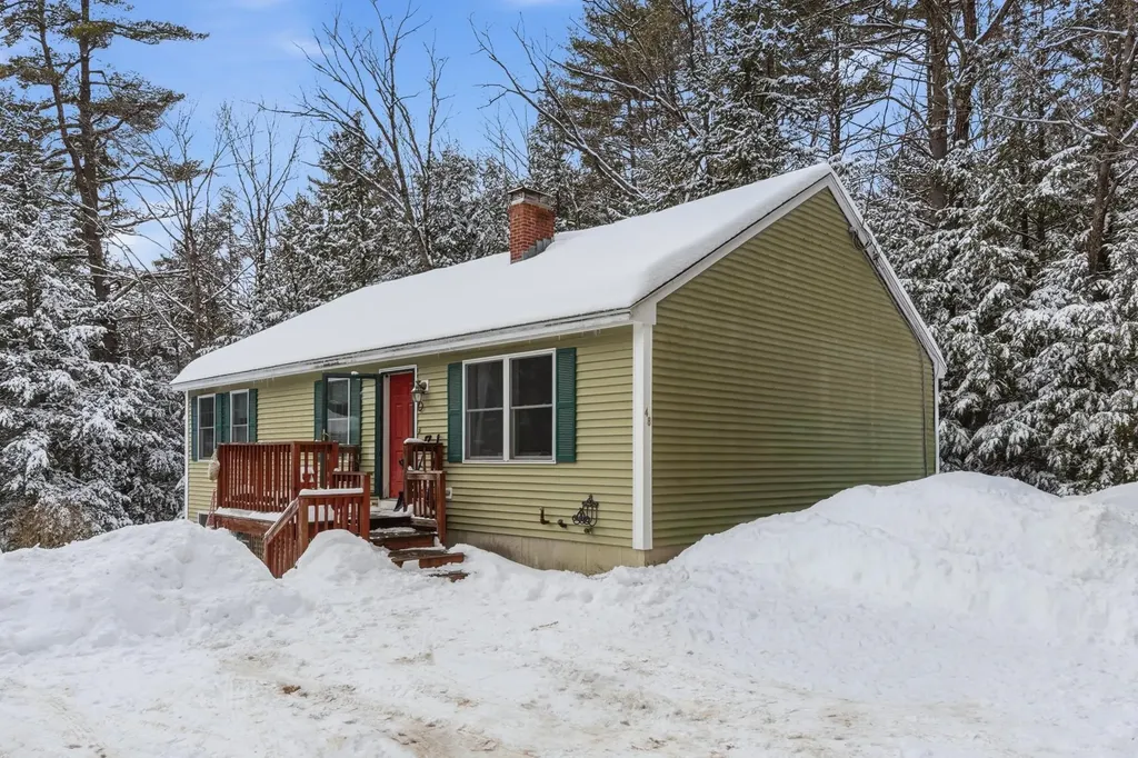 48 Huntington Drive Hillsborough NH 03244