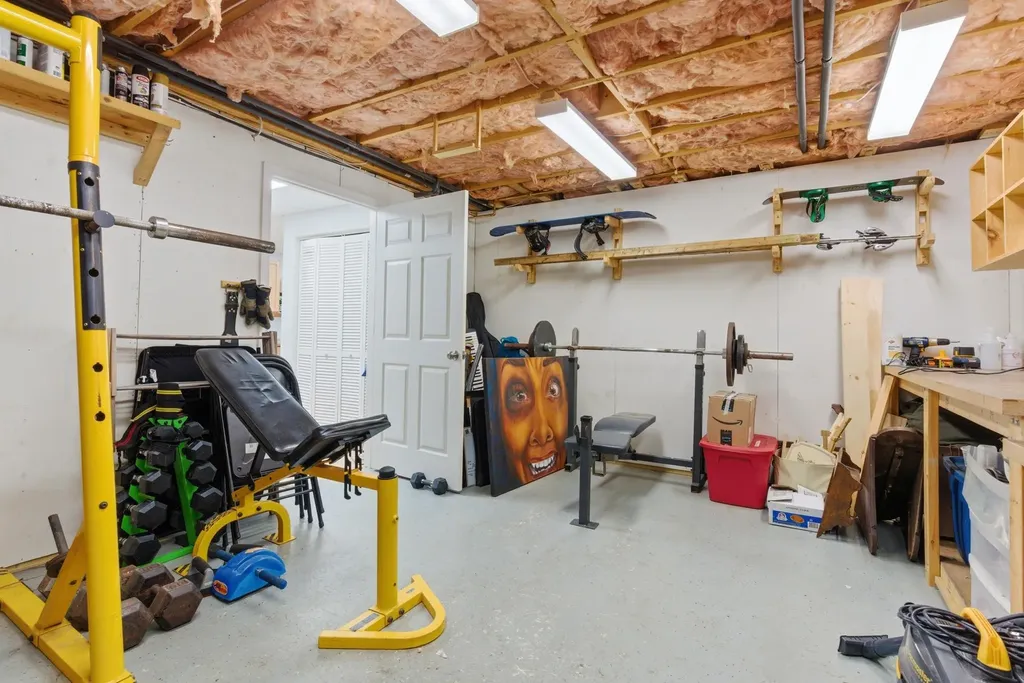 48 Huntington Drive Hillsborough NH 03244