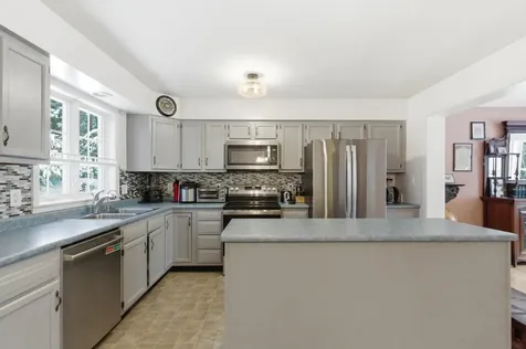 48 Huntington Drive Hillsborough NH 03244