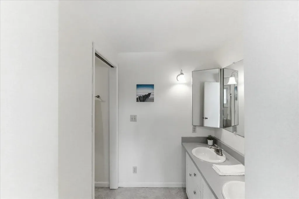 139 Gail Terrace Williston VT 05495