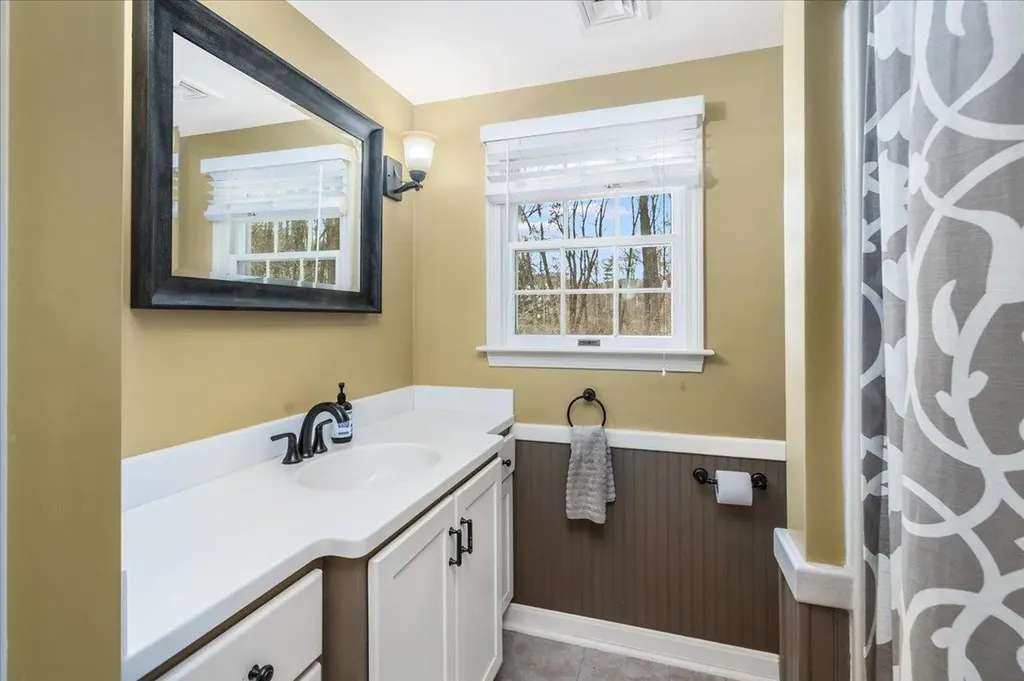 21 Berry Road Derry NH 03038